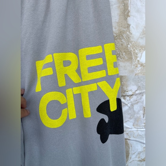 FREECITY Sweatpant In Silver Rock size small - Picture 3 of 11